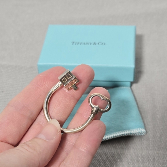 Tiffany & Co. My Sweet Home House Keyring Sterling Silver 925 w/Box & Pouch - Picture 6 of 11